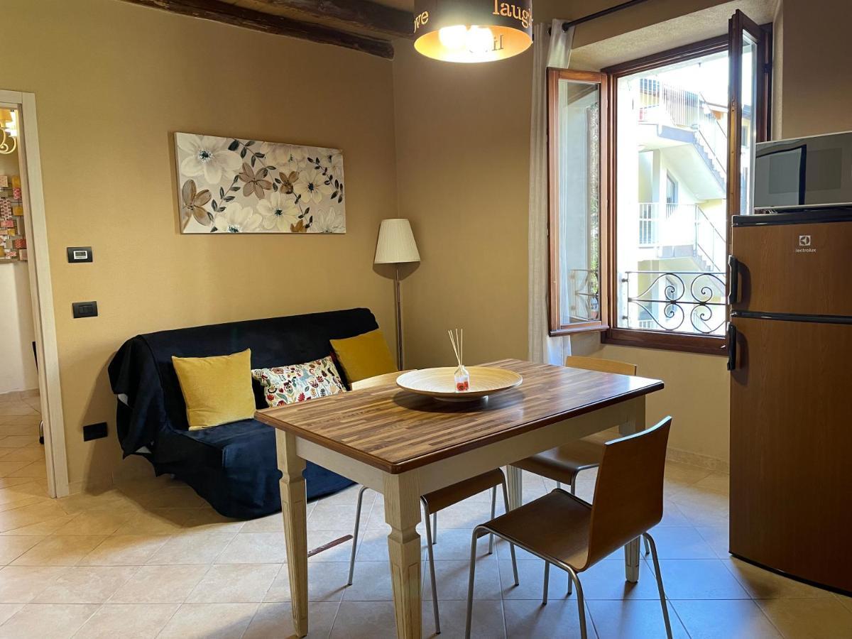 La Casa Sul Sasso In Town Serviced Accommodations Dervio Exterior foto