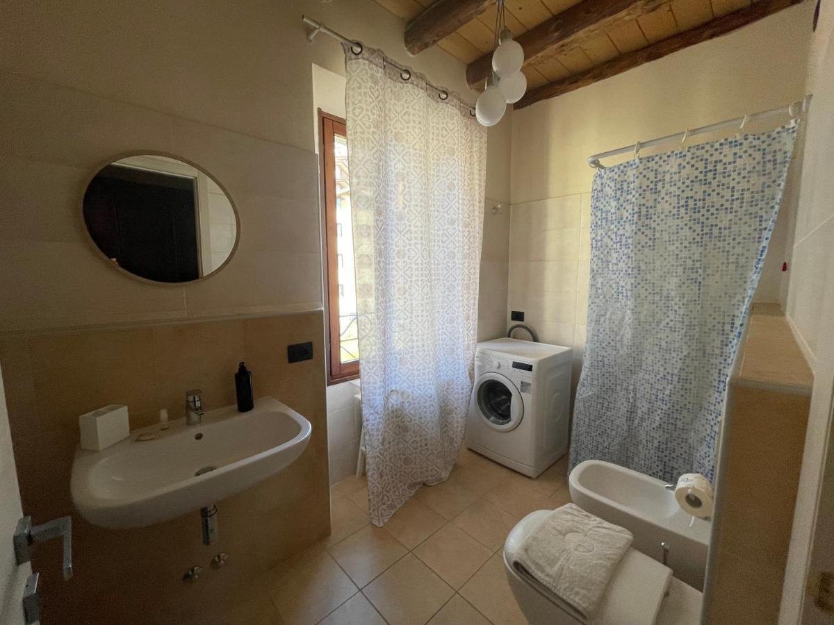 La Casa Sul Sasso In Town Serviced Accommodations Dervio Exterior foto